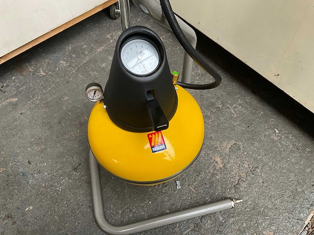 Meclube - 14 liter automatische bandenvuller met ondersteuning. - luchtcompressor - afbeelding 14 van  19