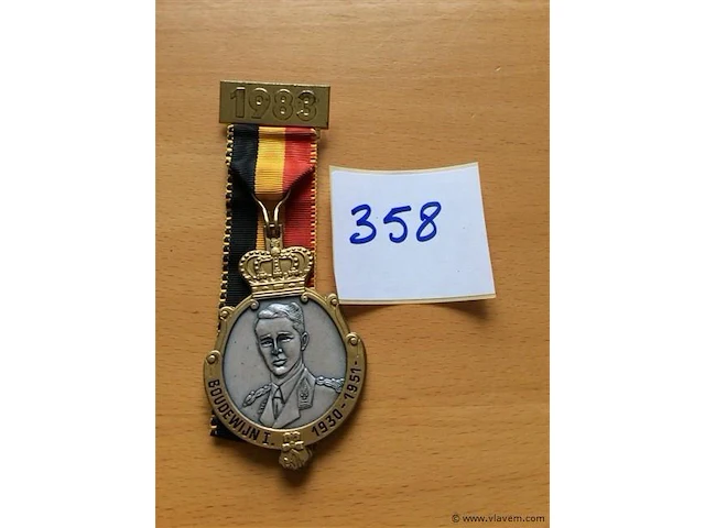 Medaille. boudewijn - afbeelding 1 van  2