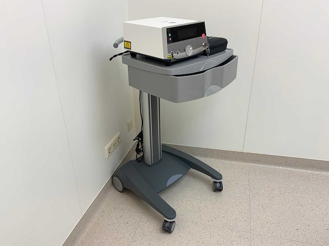 Medart smartsculpt laserapparaat op trolley - afbeelding 3 van  10