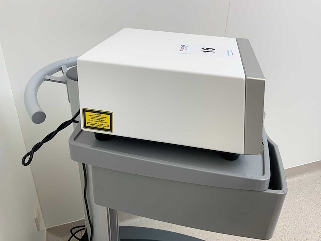 Medart smartsculpt laserapparaat op trolley - afbeelding 9 van  10
