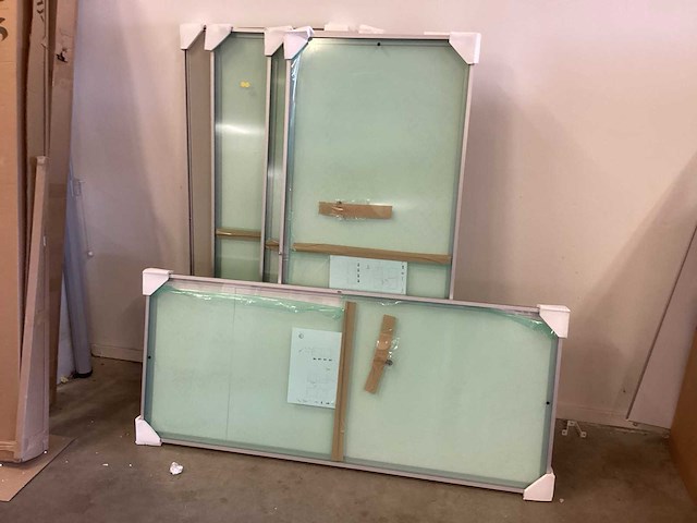 Mededelingenbord met slot (5x) - afbeelding 3 van  4