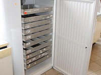 Medicijnen koelkast liebherr mek-500u-10-e / ferroma. sleutel ontbreekt. afmeting 75 x 70 x 150 cm. - afbeelding 2 van  3