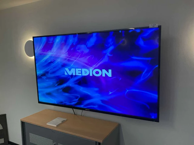 Medion televisie - afbeelding 1 van  3