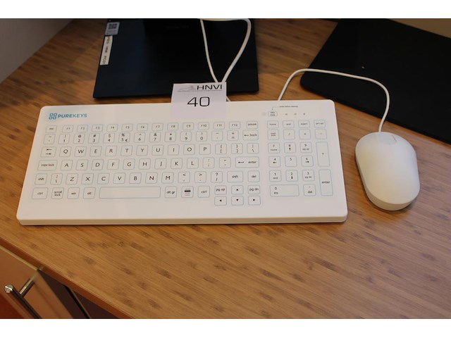 Medisch toetsenbord en muis pure keys. - afbeelding 1 van  1