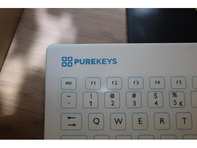 Medisch toetsenbord en muis pure keys. - afbeelding 2 van  2