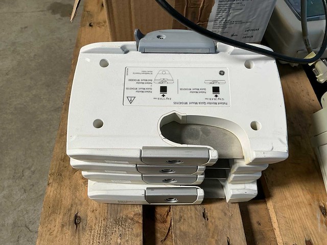 Medische apparatuur (11x) - afbeelding 8 van  10