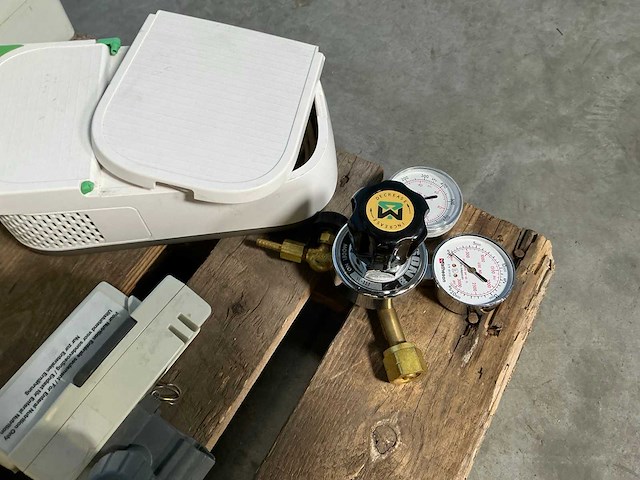 Medische apparatuur (20x) - afbeelding 4 van  9