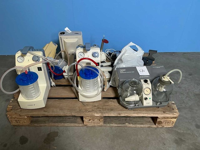 Medische apparatuur (8x) - afbeelding 1 van  7