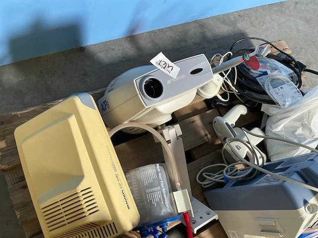 Medische apparatuur (8x) - afbeelding 6 van  7