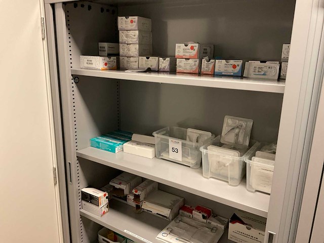 Medische benodigdheden hechten - afbeelding 1 van  15