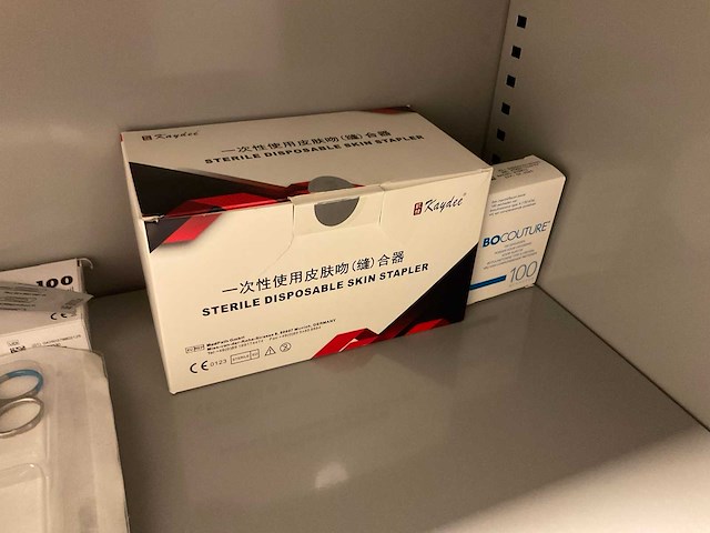 Medische benodigdheden hechten - afbeelding 15 van  15