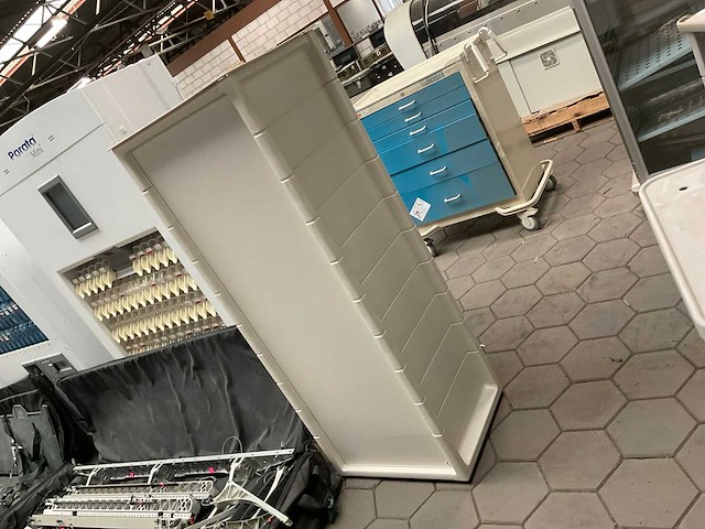 Medische kast - afbeelding 3 van  7