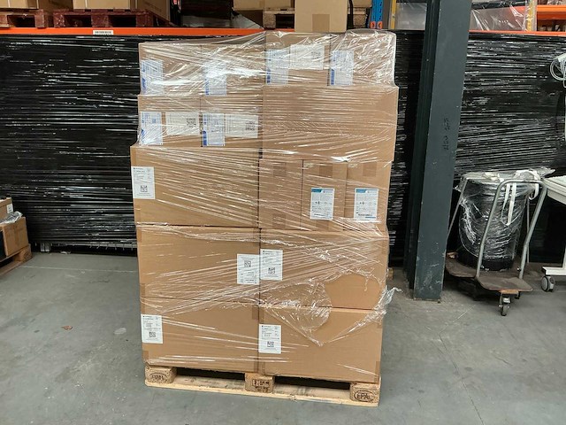 Medische wegwerpartikel op pallet - afbeelding 1 van  7