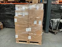Medische wegwerpartikel op pallet - afbeelding 1 van  7