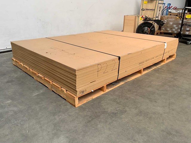 Medite mdf 2800x2070x16mm (20x) - afbeelding 1 van  6
