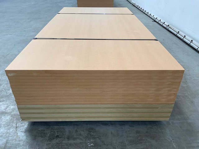 Medite mdf plaat 2445x1220x25mm (19x) - afbeelding 3 van  3