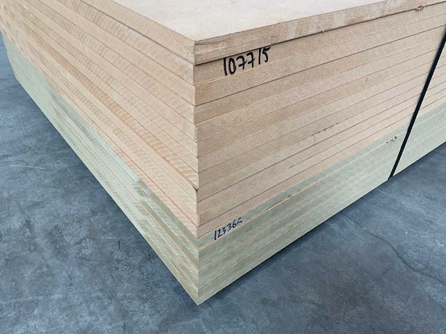 Medite mdf plaat 2445x1220x25mm (19x) - afbeelding 2 van  2