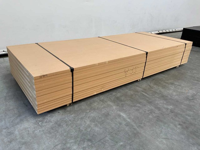 Medite mdf plaat 3055x1222x32mm (14x) - afbeelding 1 van  5