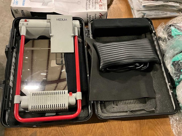 Medium traveller 3 overhead projector - afbeelding 1 van  10