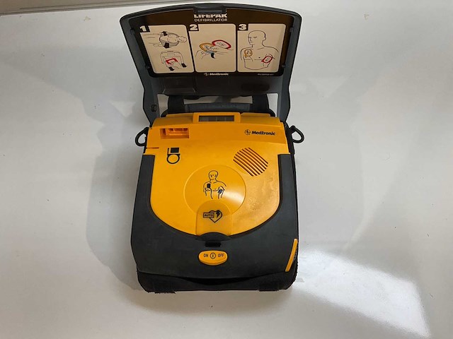 Medtronic lifepak cr plus defibrillator aed - afbeelding 3 van  4