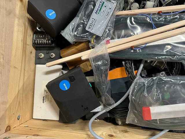 Meech - partij industriële elektronica, bekabeling, sensoren - afbeelding 9 van  9