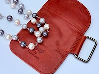 Meerkleurig parelcollier (10mm) met magnetische sluiting - afbeelding 3 van  6