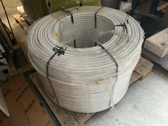 Meerlagen kunststof leiding (totaal circa 600m) - afbeelding 3 van  5