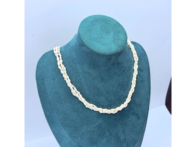 Meerstrengs zoetwaterparel collier 'rice beads' met zilveren sluiting - afbeelding 1 van  6