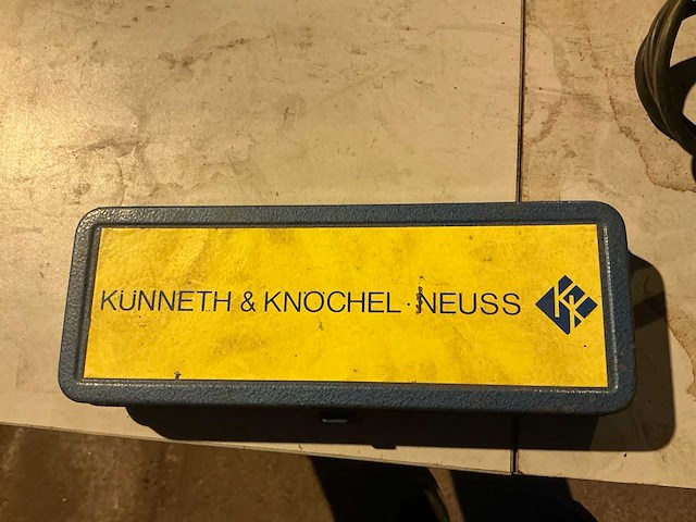 Meetapparatuur en boorhamer - afbeelding 7 van  8