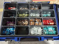 Meetinstrumenten, zekeringen en kabelbinders - afbeelding 2 van  12