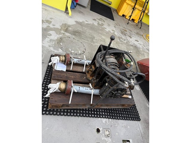 Meetvaartuig / catamaran 'scheurrak', damen, 2005 - afbeelding 37 van  137