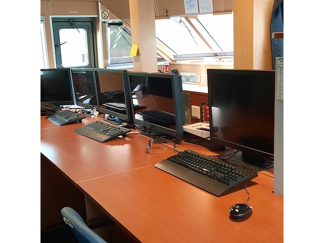 Meetvaartuig / catamaran 'scheurrak', damen, 2005 - afbeelding 77 van  137