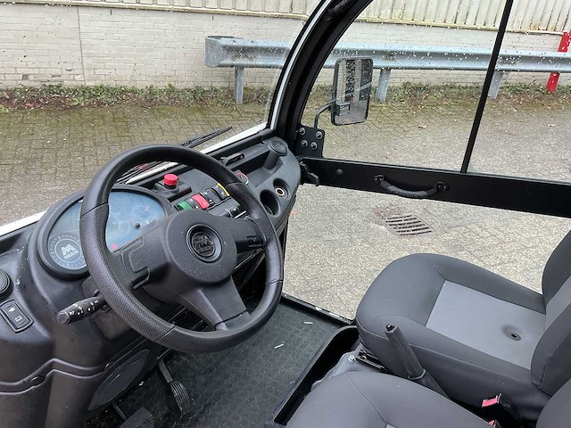 Mega - m10 - various internal transport - 2015 - afbeelding 12 van  12