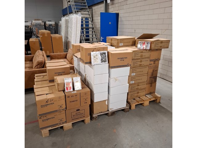 Mega partij kerstkaarten nieuw in dozen. +/-40.000 stuks - afbeelding 1 van  8