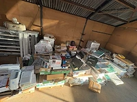 Mega partij retourgoederen - eurom, magnum, abb, solar, eaton, tkf, wallbox, ymvk, gira, - laadpalen, verwarming, aardlekautomaten, koeling, vloerverwarming, thermostaten, sanitair, infrorood, stroomdraad, keukenapparatuur, verlichting etc