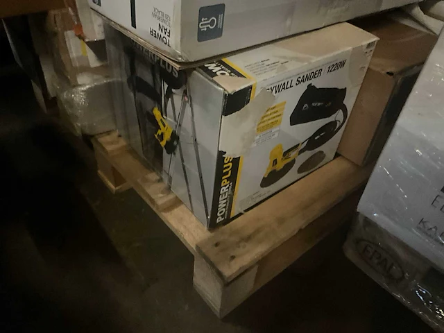 Mega partij retourgoederen - eurom, magnum, abb, solar, eaton, tkf, wallbox, ymvk, gira, - laadpalen, verwarming, aardlekautomaten, koeling, vloerverwarming, thermostaten, sanitair, infrorood, stroomdraad, keukenapparatuur, verlichting etc - afbeelding 23 van  38
