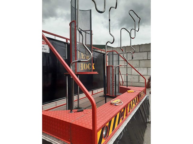 Mega shock - afbeelding 11 van  15