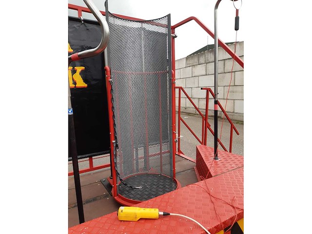 Mega shock - afbeelding 14 van  15