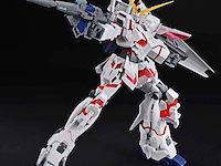 Mega size model kit bandai spirits, rx-0 1:48, wit/rood/grijs - afbeelding 3 van  3