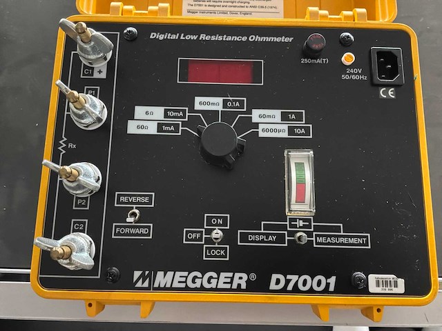 Megger d7001 digitale laagweerstandsmeter - afbeelding 2 van  4