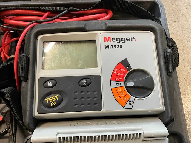 Megger mit320 insulation tester - afbeelding 2 van  6