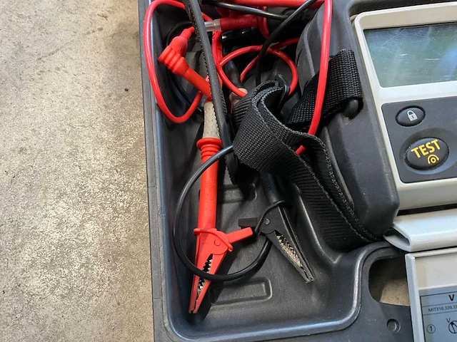 Megger mit320 insulation tester - afbeelding 4 van  6