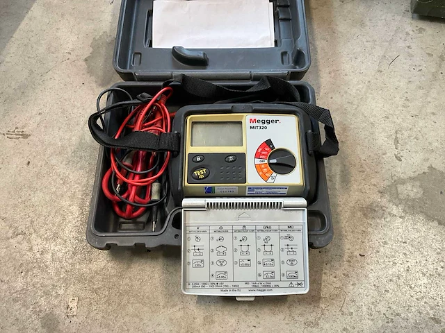 Megger mit320 insulation tester - afbeelding 1 van  7