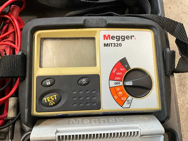 Megger mit320 insulation tester - afbeelding 2 van  7