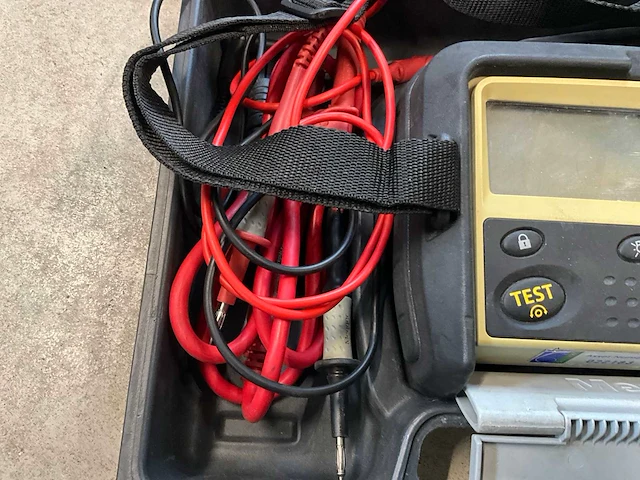 Megger mit320 insulation tester - afbeelding 4 van  7