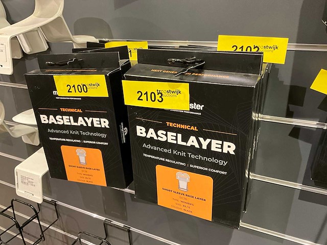 Megmeister short sleeve base layer women - xs/s (2x) - afbeelding 2 van  2