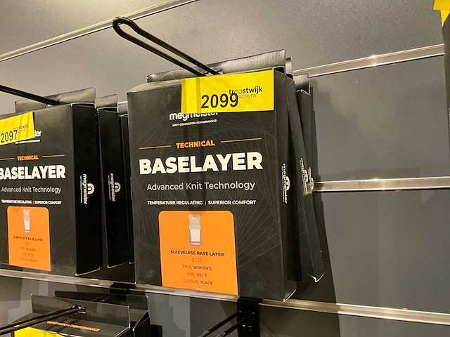 Megmeister sleeveless base layer women - xs/s (3x) - afbeelding 2 van  2