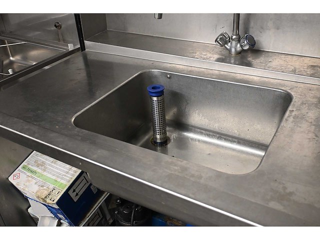 Meiko - dv 80 t - rvs korven doorschuif vaatwasmachine met miniline water ontharder en rvs aan- en afvoertafel - afbeelding 3 van  13