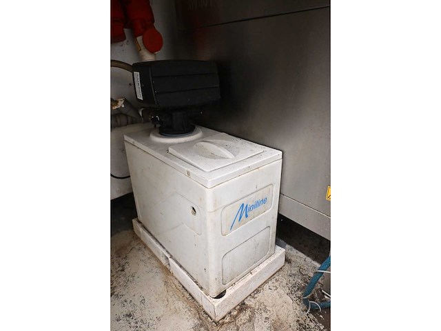 Meiko - dv 80 t - rvs korven doorschuif vaatwasmachine met miniline water ontharder en rvs aan- en afvoertafel - afbeelding 10 van  13