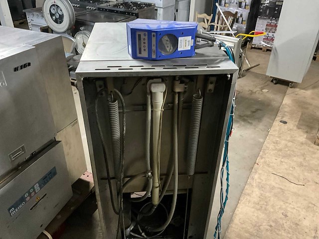 Meiko dv80t & k160 korvenvaatwasmachine - afbeelding 8 van  11